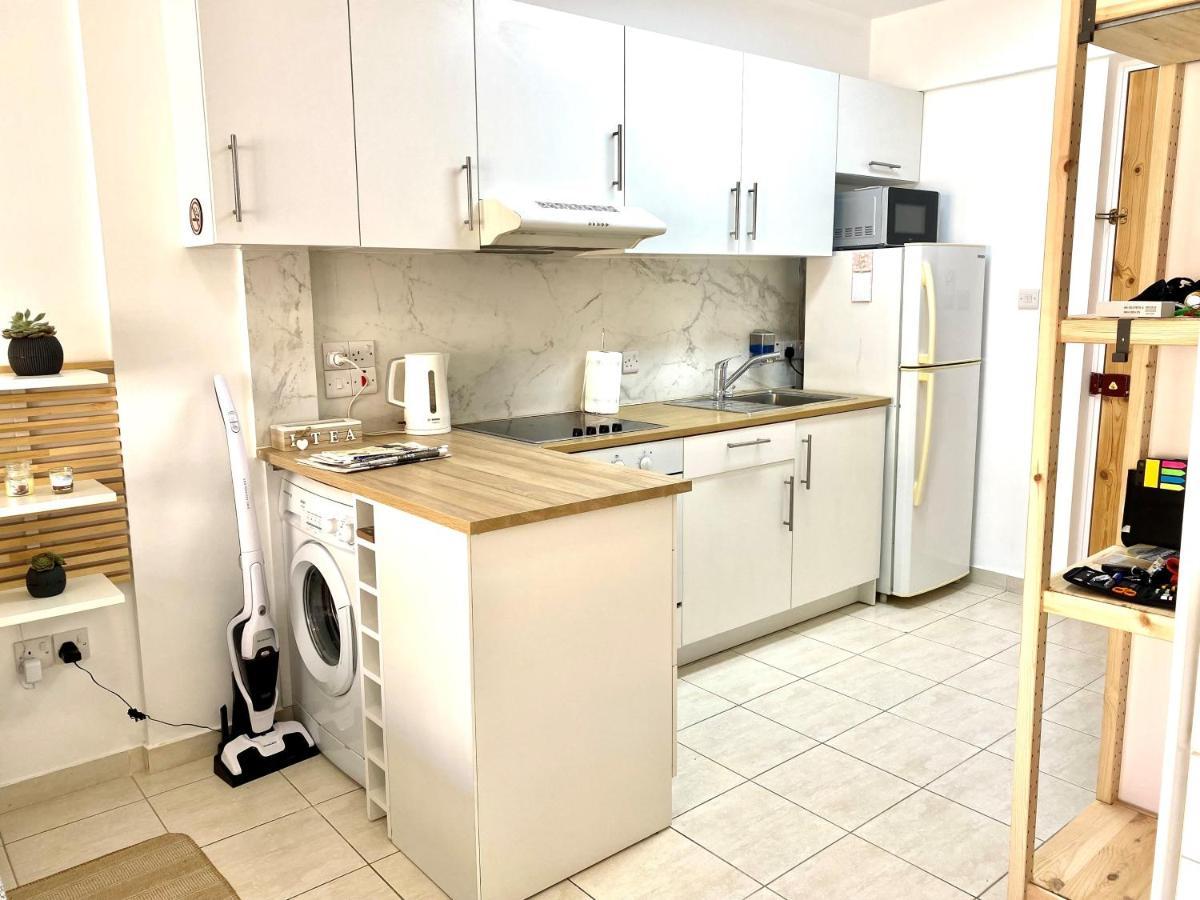 Ev Zin:Cozy, Newly Rennovated, Studio, Swimming Pool B102 Paphos Exteriér fotografie